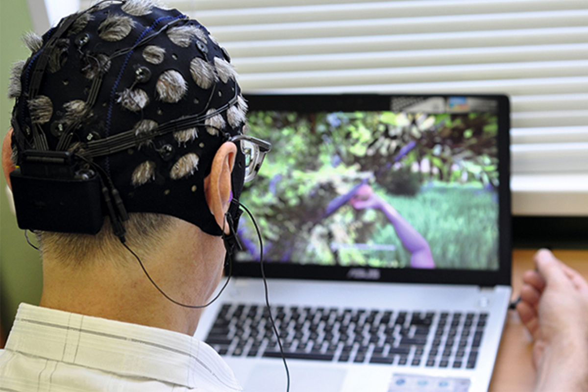 俄罗斯科学家发明了针对脑中风患者使用想象力的助力康复程序