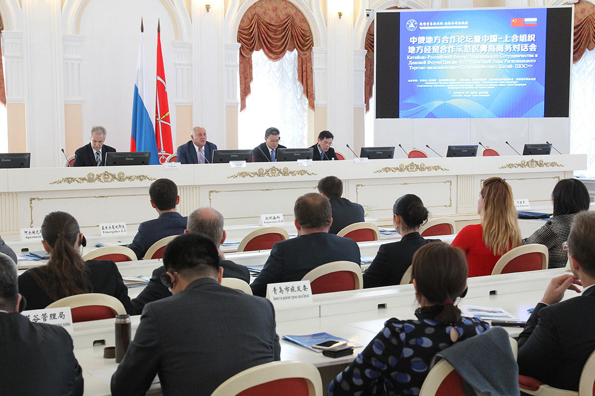 我校与国际伙伴签署了有关建立多功能俄中科技教育中心的启动文件