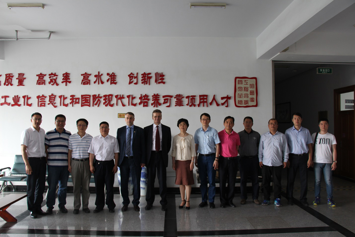 我校代表团访问哈尔滨工程大学
