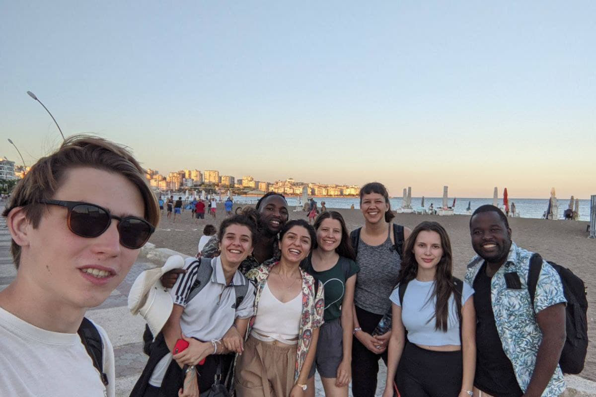 土耳其大学的理工大学学生和来自不同国家的许多其他学生一起学习