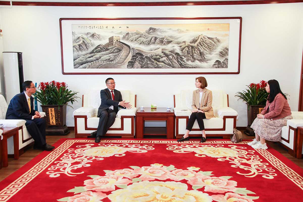 圣理工与华北理工大学商务洽谈