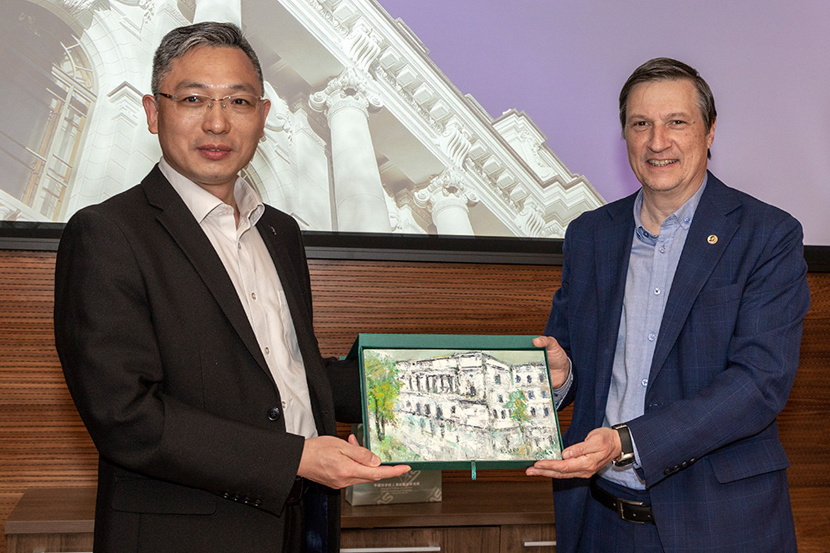 苏良碧与德米特里·阿尔谢尼耶夫