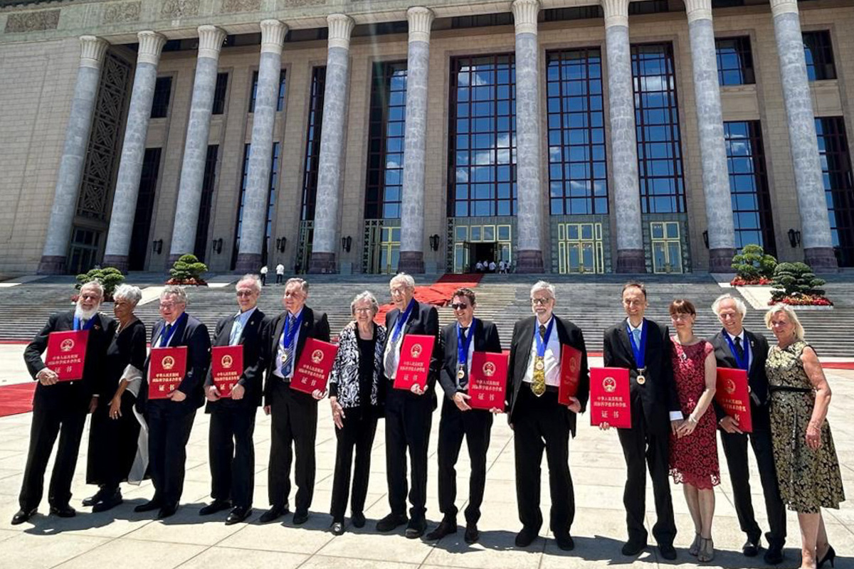 安德烈·鲁茨科伊与获奖者