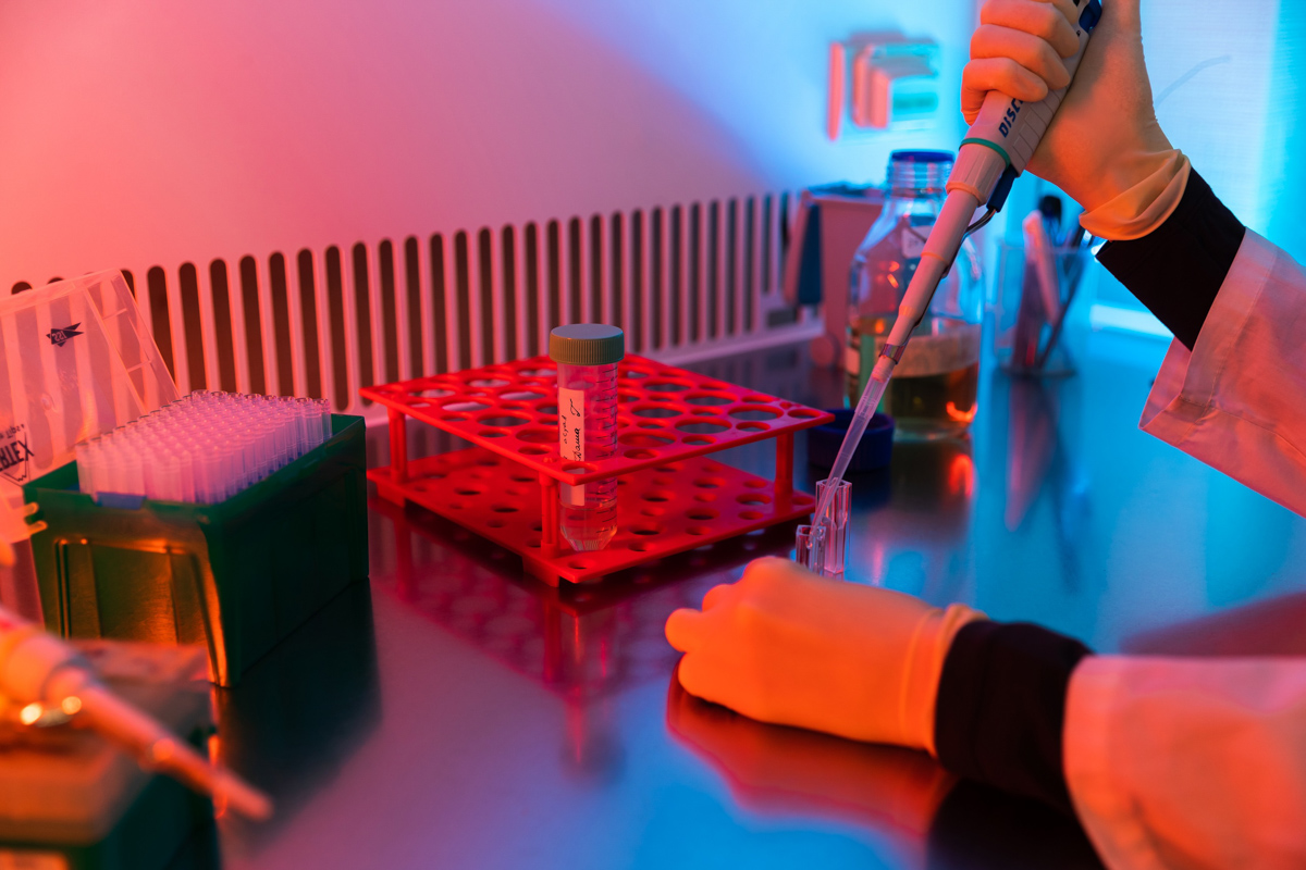 理工大学科学家提出一种治疗不同类型癌症的全新综合方法 理工大学科学家提出一种治疗不同类型癌症的全新综合方法
