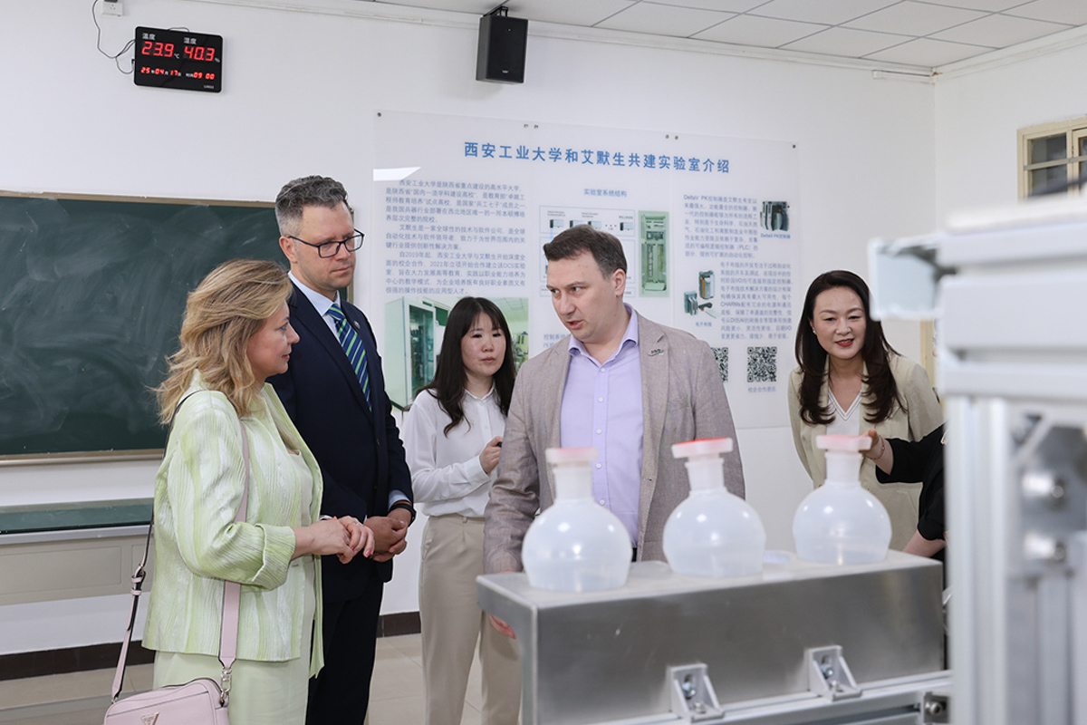 圣彼得堡彼得大帝理工大学代表团了解中国科学家最新动态 圣彼得堡彼得大帝理工大学代表团了解中国科学家最新动态