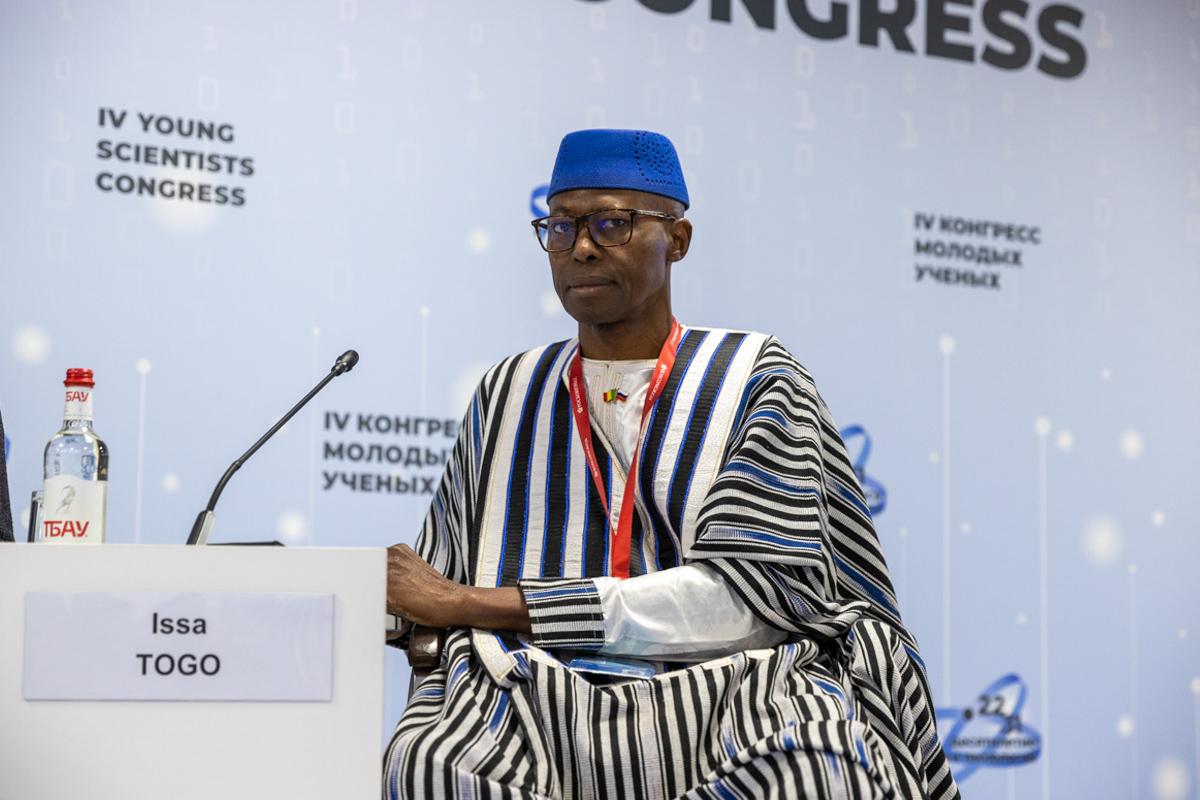 伊萨·托哥圣彼得堡理工大学副教授、马里驻圣彼得堡名誉领事