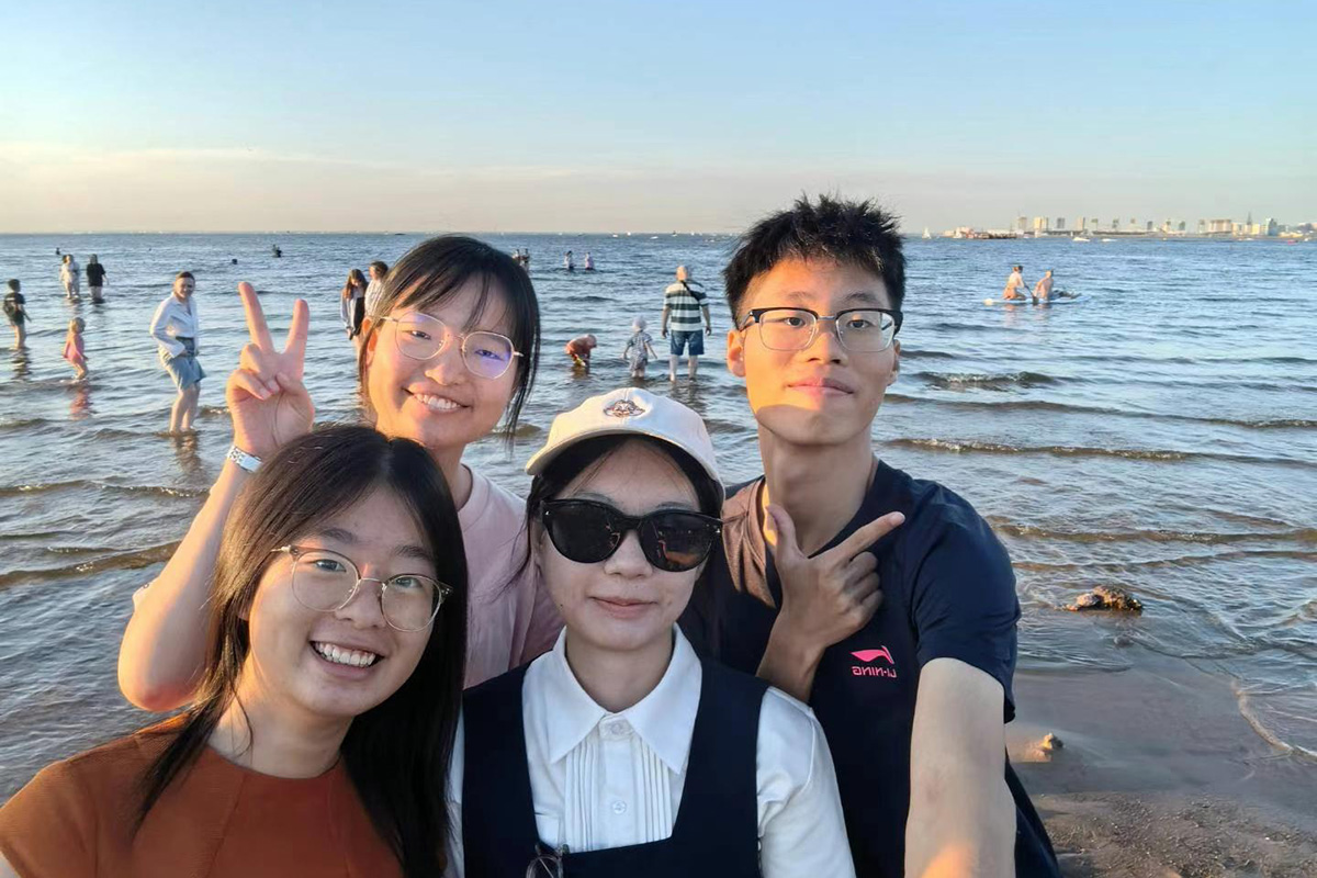 教育部分由丰富的⽂化活动补充