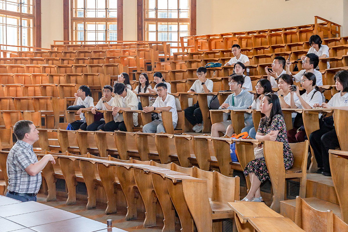 中国学生获得圣彼得堡彼得大帝理工大学学习机会