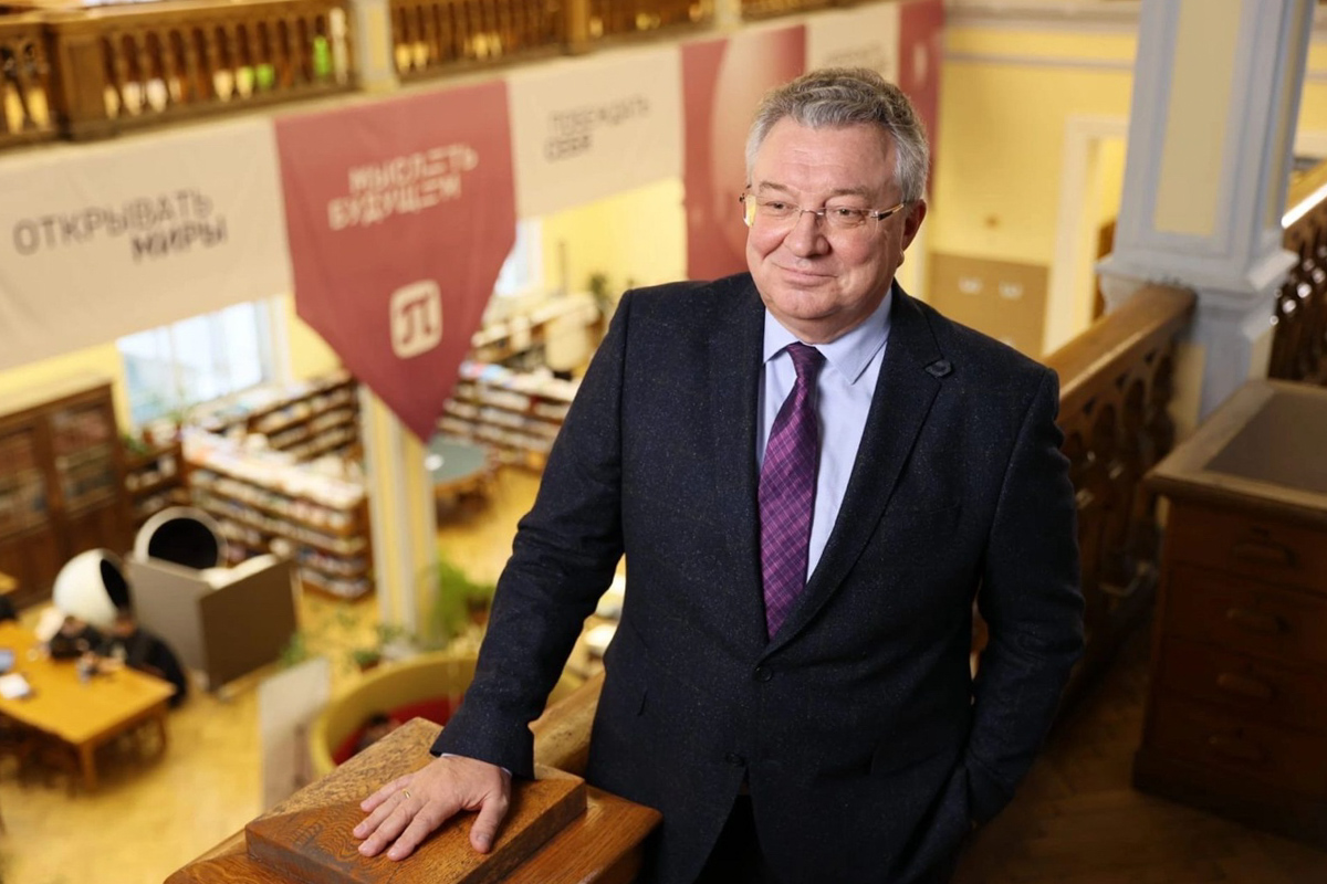 圣彼得堡彼得大帝理工大学校长安德烈·鲁茨科伊祝大家知识日快乐！