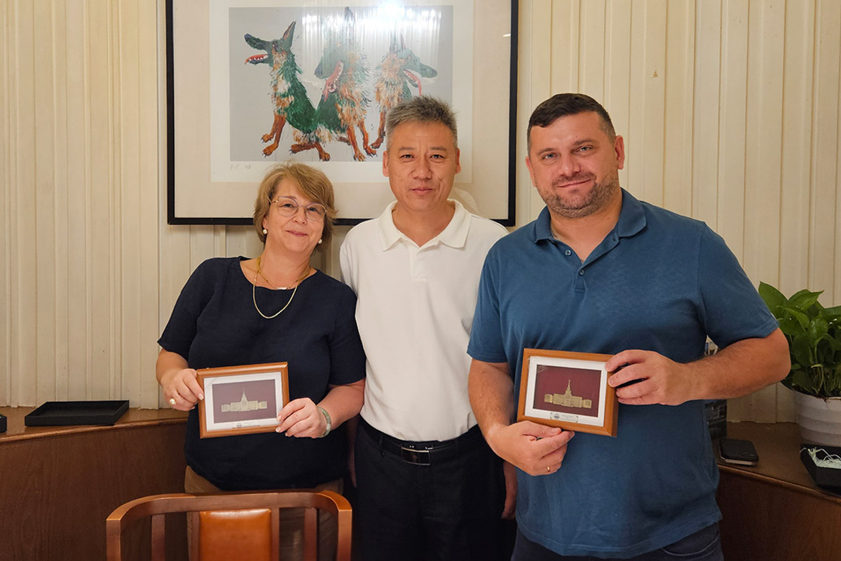 与哈工大国交处对俄项目主管曹广军 