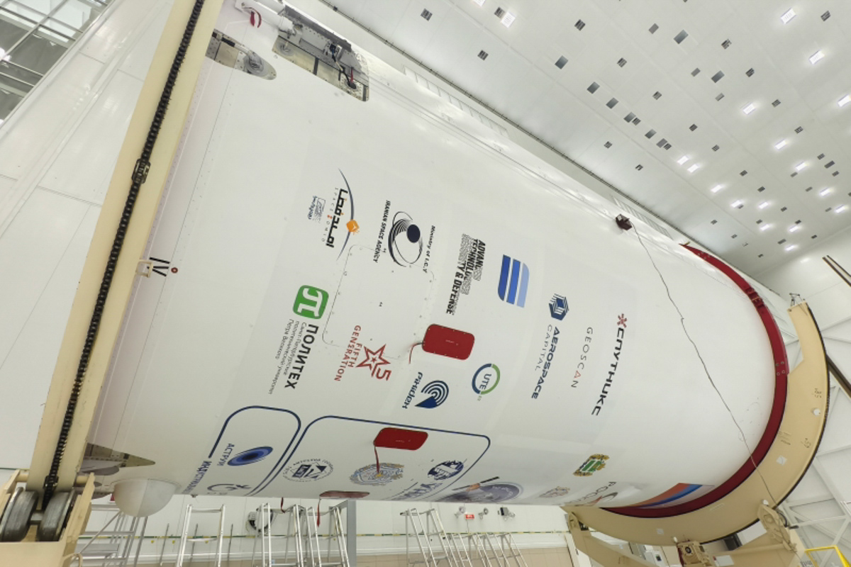 PU-6卫星由"联盟-2.1b"运载火箭发射升空，与"鹳-2T"1号、2号卫星以及其他50颗不同用途的航天器一同进入轨道。