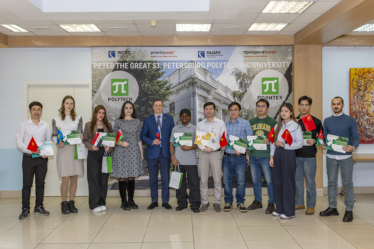 理工大学为国际博士生竞赛获奖者颁奖