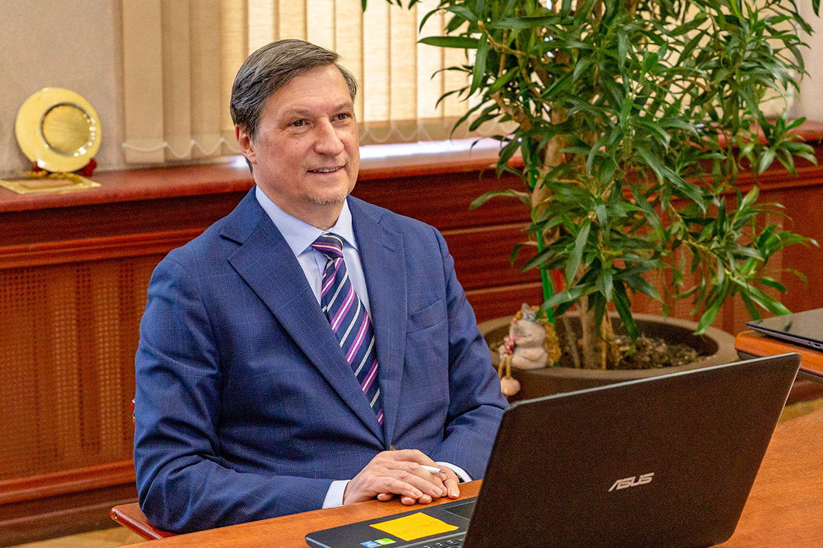 德米特里·阿尔谢尼耶夫出席联盟理事会会议