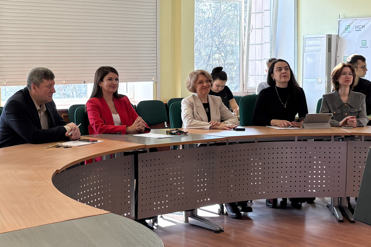 圣彼得堡理工大学与西安建筑科技大学启动国际项目马拉松