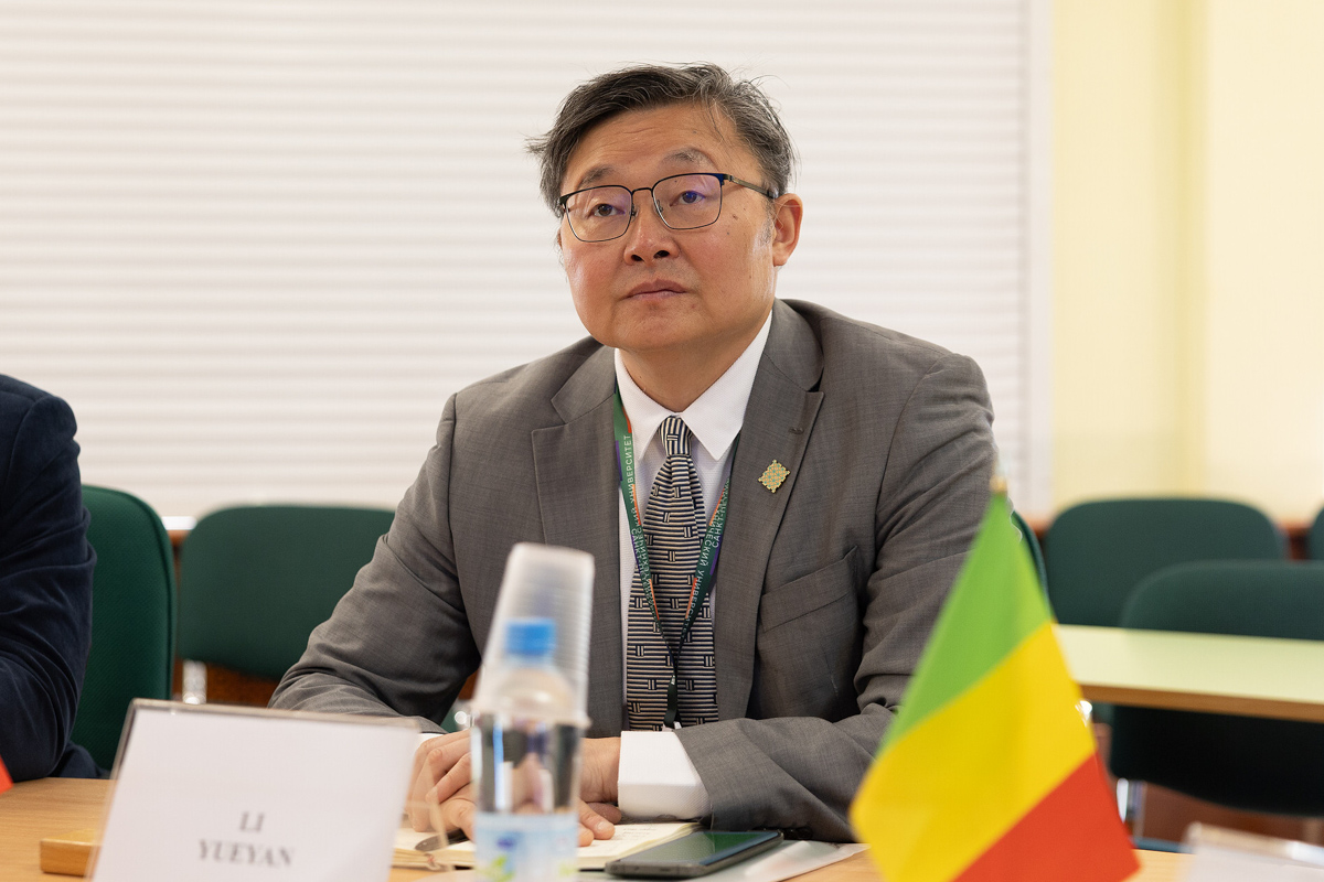 中国西安建筑科技大学教授李跃艳