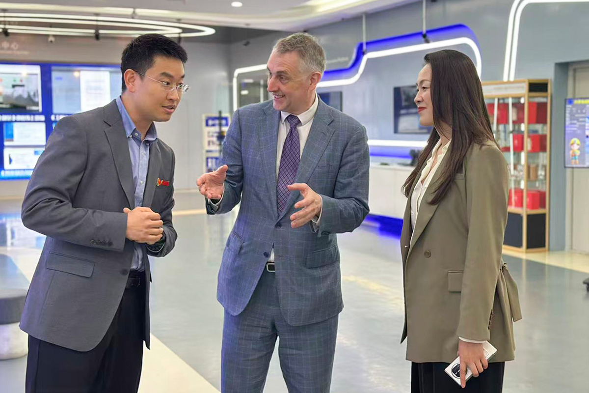 中方代表团由西安科技大学（西安科技大学）副校长闫莉率领。