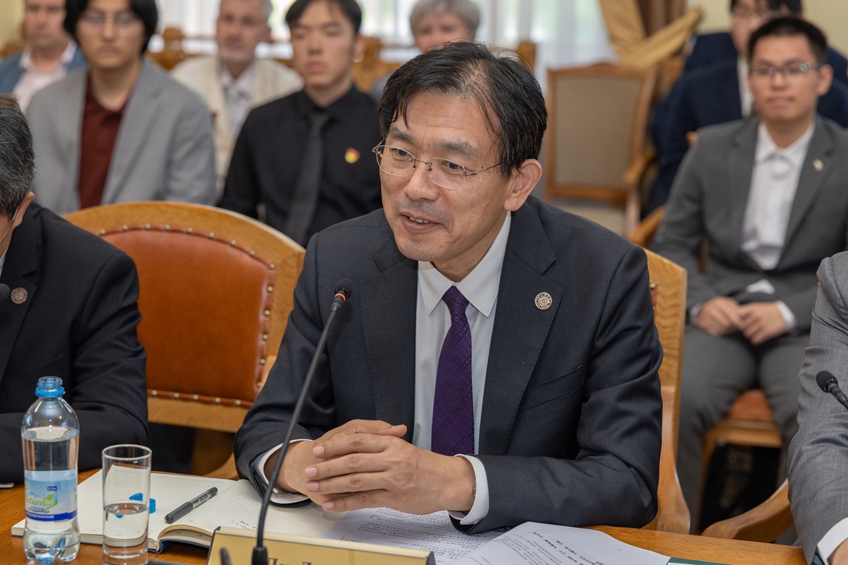 清华大学校长李路明 