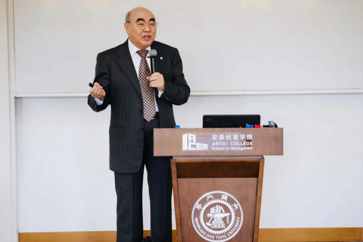 俄罗斯科学院院士阿斯卡尔·阿卡耶夫在中国举办讲座
