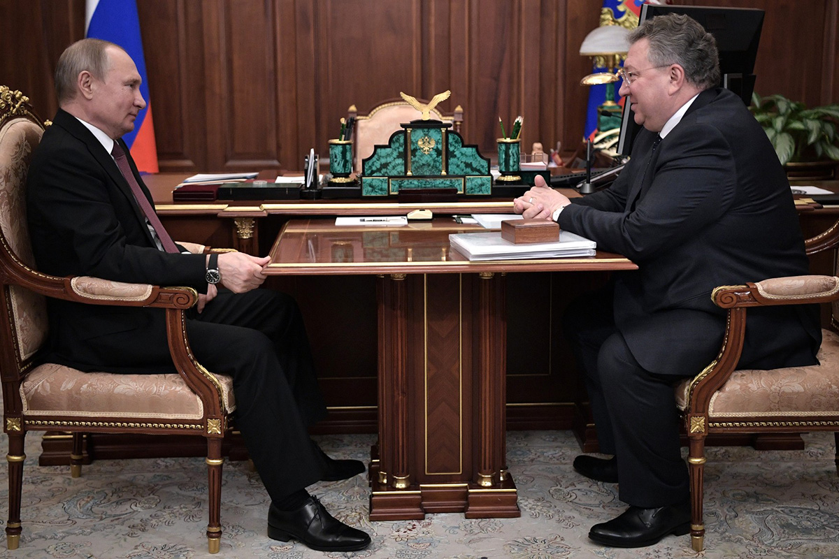普京总统在克里姆林宫会见卢茨科伊