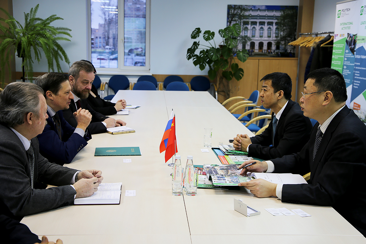 中国新任驻圣彼得堡总领事馆科技领事访问我校 